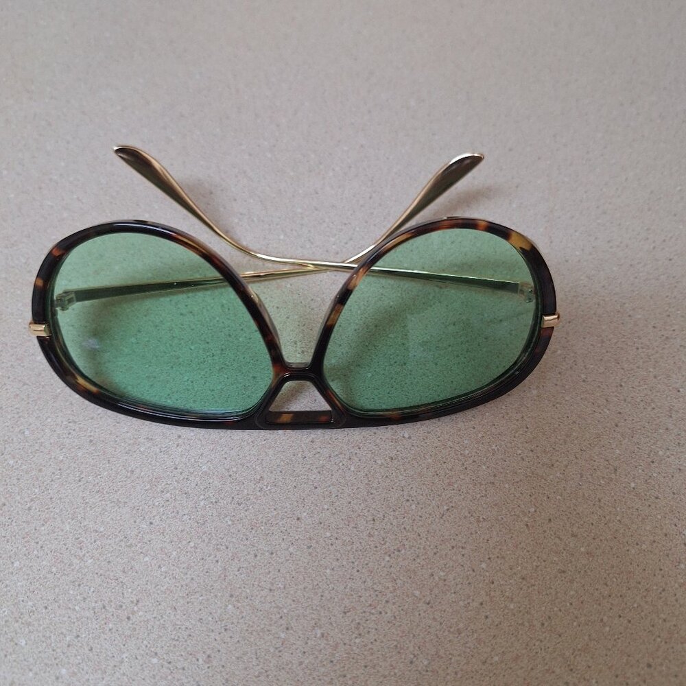 AMAZON SUNGLASSES,BRAND NEW.